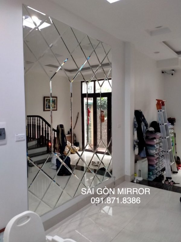 Gương trang trí dán tường phòng khách TPHCM
